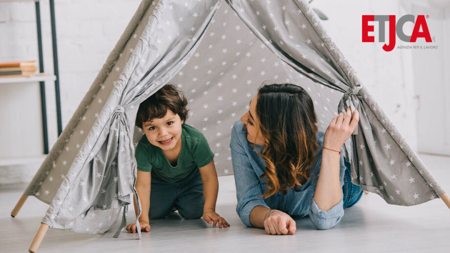 Genitori e missione babysitting per Aiutarli a trovare la baby sitter giusta